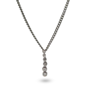 Diamantkettenanhänger mit sechs Diamanten.