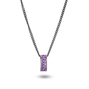 Länglicher Kettenanhänger in Violett.