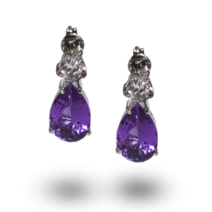 Elegante Ohrringe mit violettem Tropfenstein.
