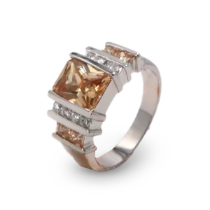 Silberner Ring mit champagnerfarbenem Diamantbesatz.