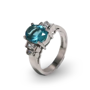 Silberner Ring mit blauem Stein im eleganten Design.