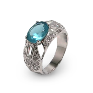 Silberner Ring mit blauem Zirkonia-Stein.