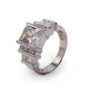 Silber Ring mit Zirkonia Steinen.