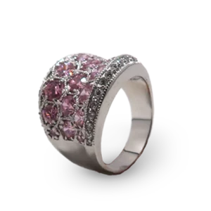 Ring mit rosafarbenem Diamantbesatz.