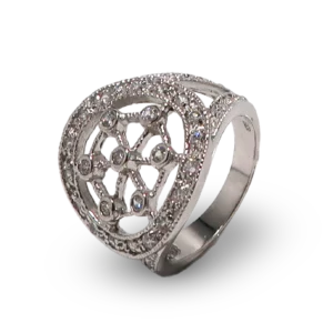 Silberner Ring mit Diamantbesatz.