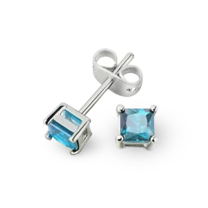 Eleganter Ohrstecker mit einem hellblauen Stein im klassischen Design.