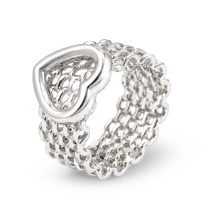 Silberner Ring mit Herz-Design.