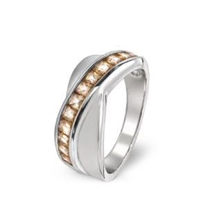 Diamantbesetzter Ring in Champagner-Farbe.